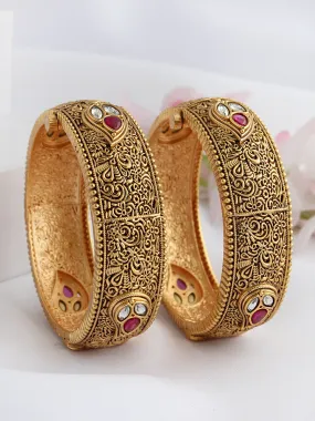 Bhavya Bangle Set